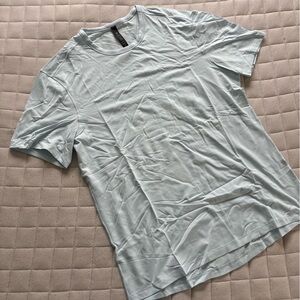 Lululemon Men’s Soft Light Blue Short Sleeve Crewneck Tee/T-Shirt